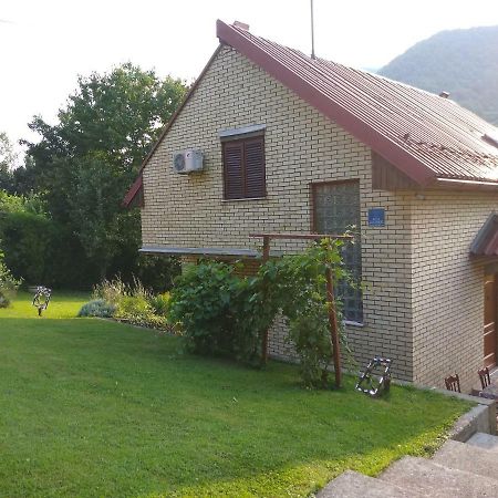 Holiday Home Zbilje Visoko Bagian luar foto