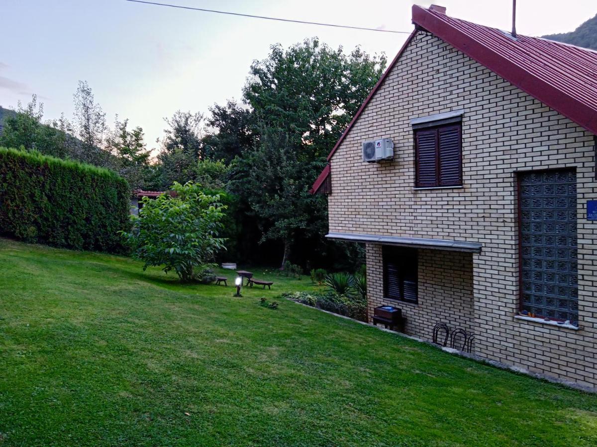 Holiday Home Zbilje Visoko Bagian luar foto