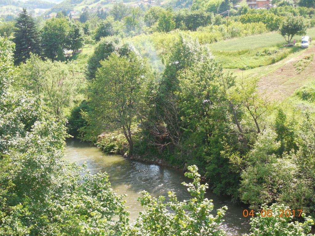 Holiday Home Zbilje Visoko Bagian luar foto