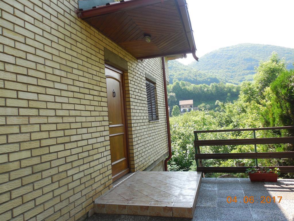 Holiday Home Zbilje Visoko Bagian luar foto