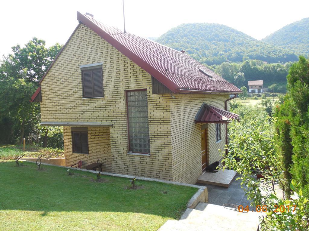 Holiday Home Zbilje Visoko Bagian luar foto